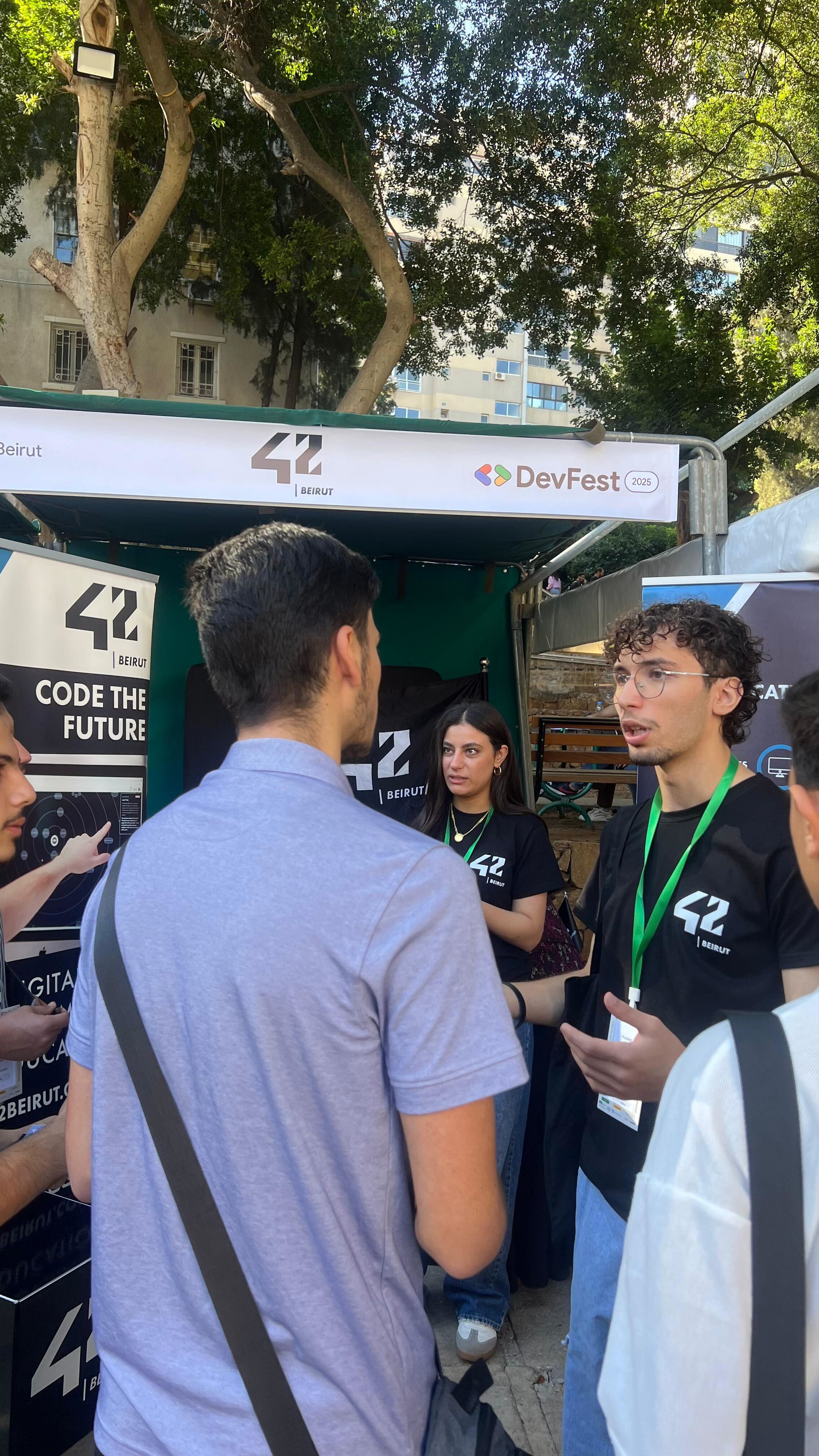 Students working together at 42 Beirut